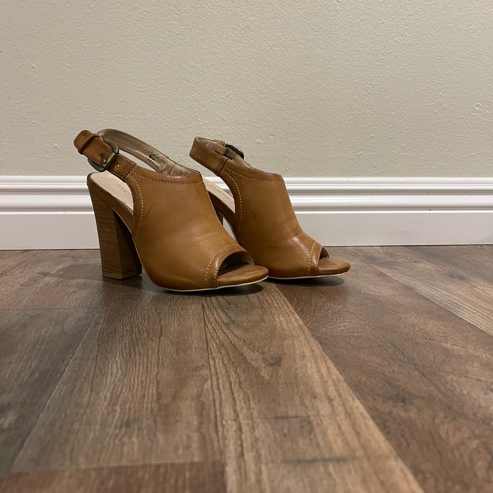 Open-toe heels